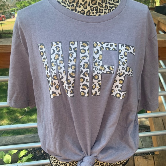 WIFE Leopard Print Bella Canvas Tshirt Size 2 XL - Picture 1 of 3